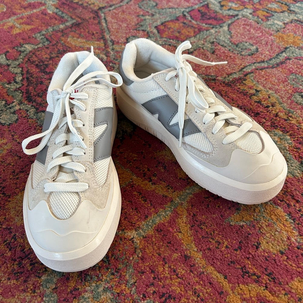 New Balance | Women’s Cream/Grey CT 302 Lace Up Sneakers Women’s size 7.5 Mens 6 - Picture 8 of 16